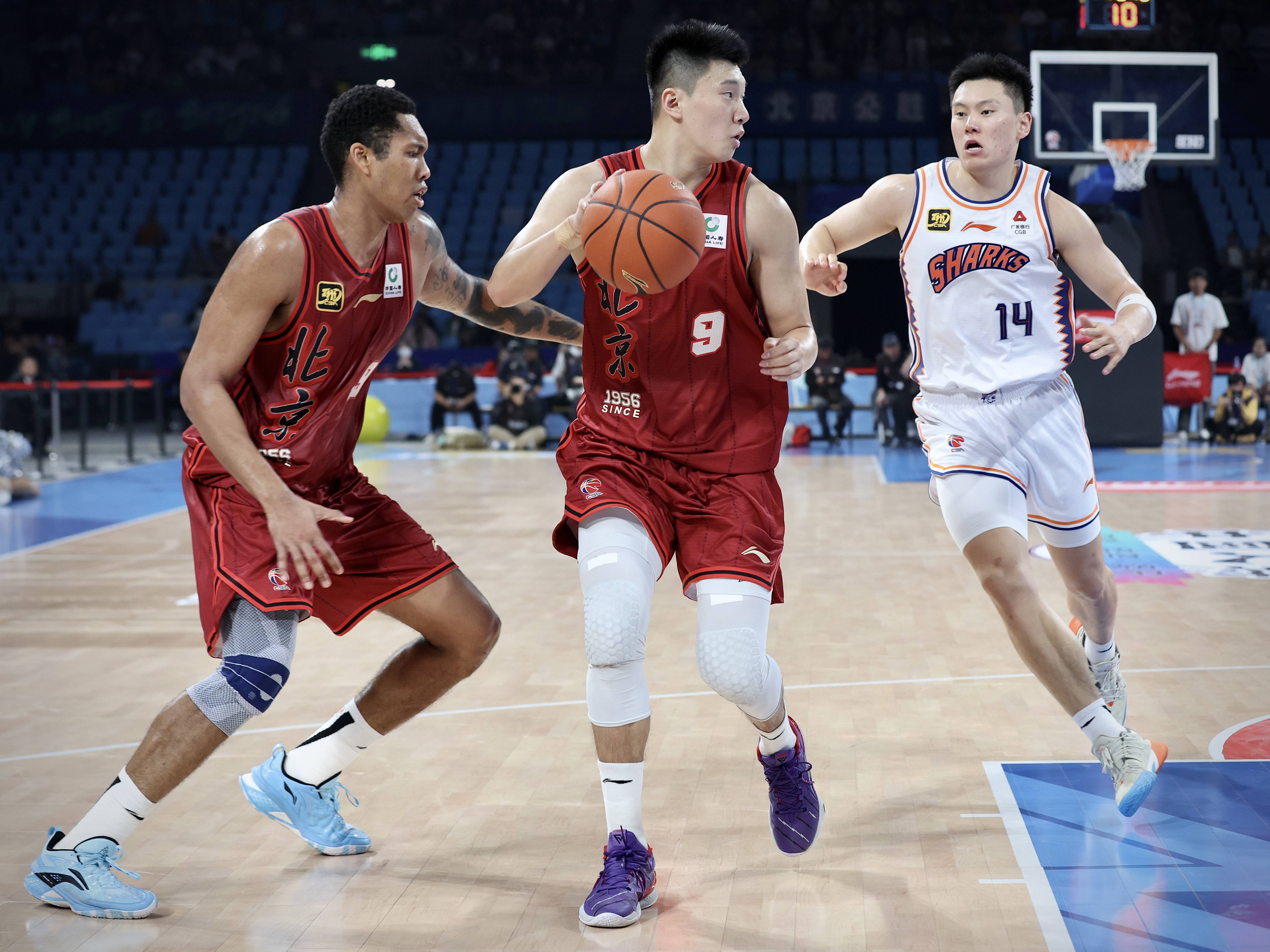 CBA常规赛倒计时，斯图加特集结日更衣室发声，细节引发关注，压力陡增，高层口径保持一致